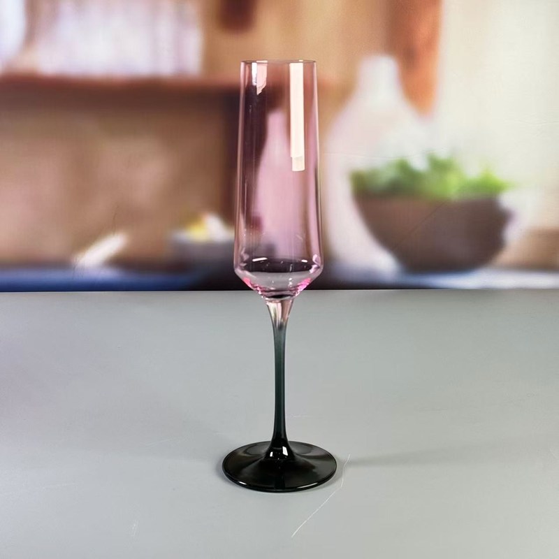 Kalite Hand-blow Color Gradient Wine Glass Set High Quality Crystal Wine Glass For Gift For Weeding Fabrika