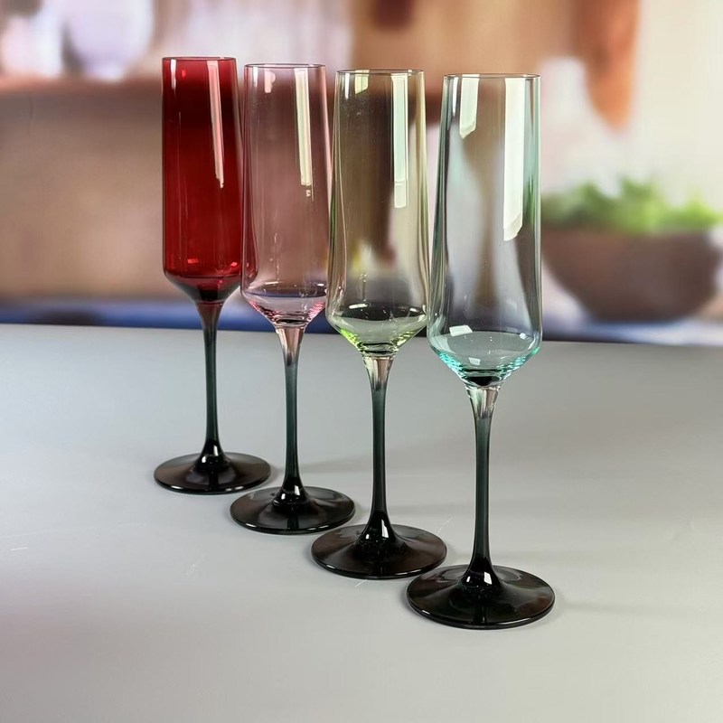 Kalite Hand-blow Color Gradient Wine Glass Set High Quality Crystal Wine Glass For Gift For Weeding Fabrika
