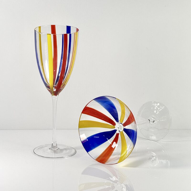 Kalite Hand Blown Art Glass Goblet & Coupe Glass Set, Vibrant Red Yellow Blue Vertical Cane Stripes Murano Style Stemmed Wine & Martini Glasses for Bar, Party & Gift fabrika