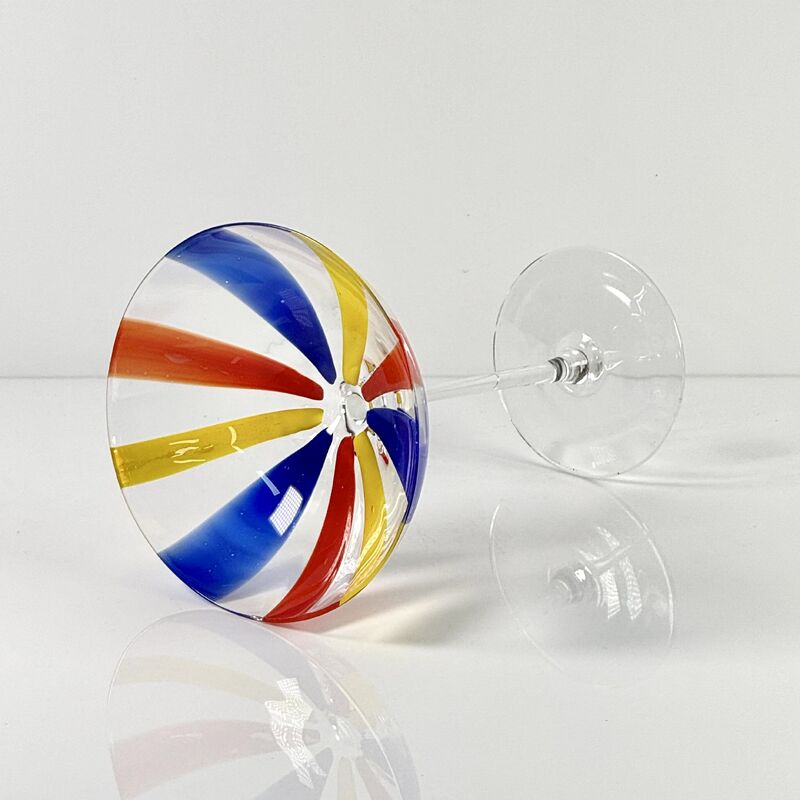 Kalite Hand Blown Art Glass Goblet & Coupe Glass Set, Vibrant Red Yellow Blue Vertical Cane Stripes Murano Style Stemmed Wine & Martini Glasses for Bar, Party & Gift fabrika