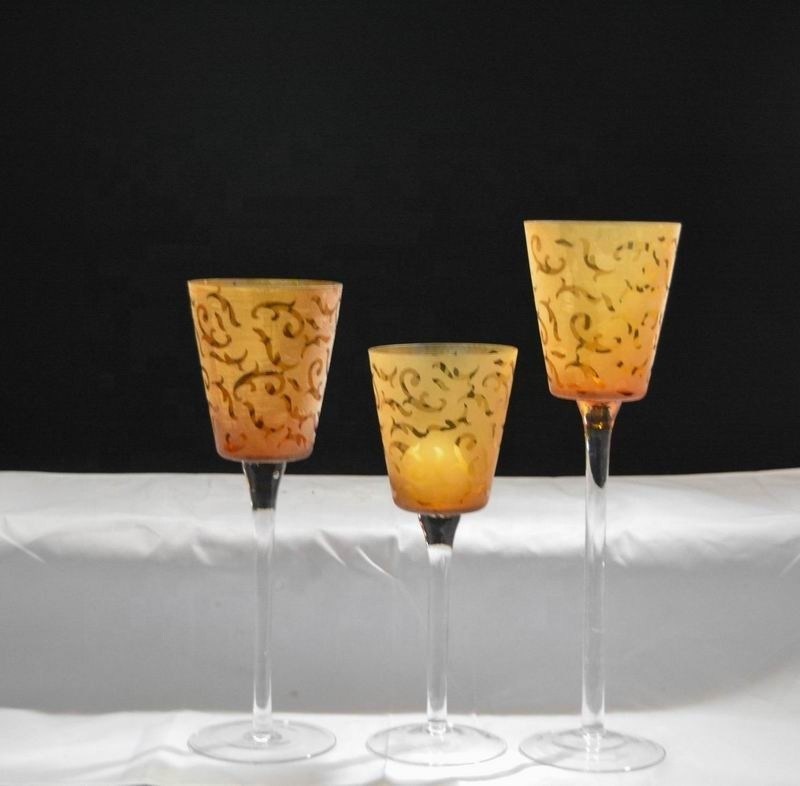 Kalite Tulip Shape Long Stem Candle Holders With Engrave Pattern Fabrika