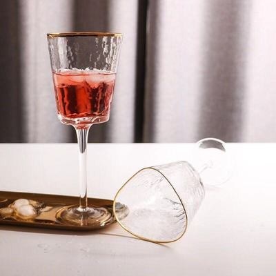 Kalite Hammer Texture Crystal Wine Glass In Triangle Shape Fabrika