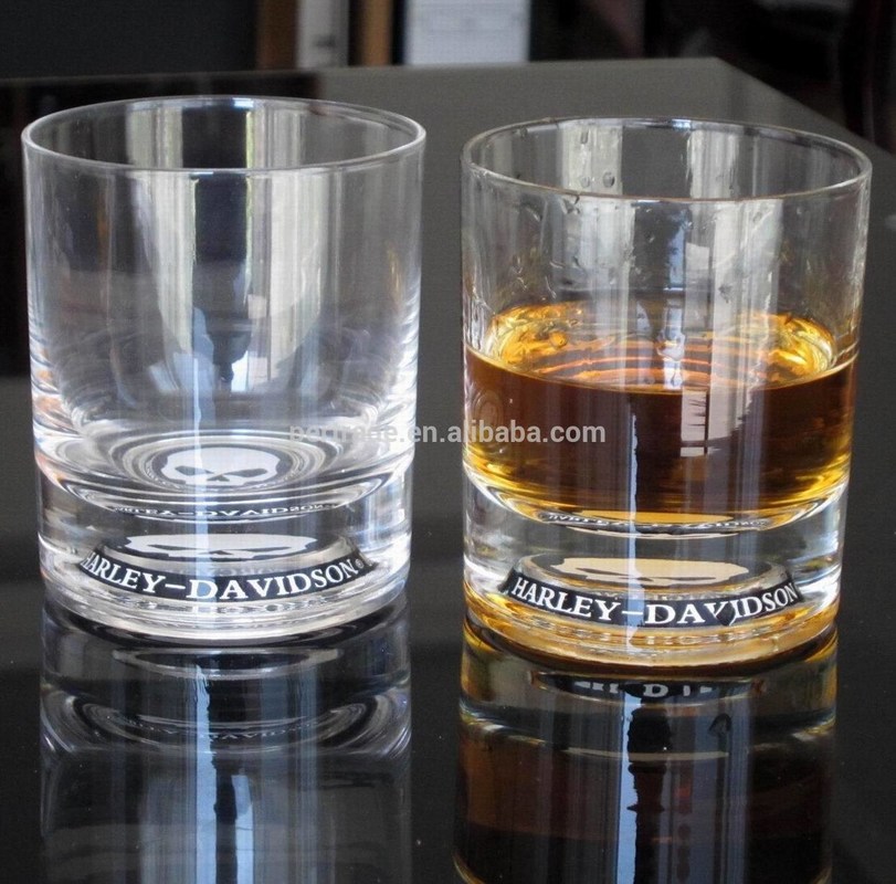Kalite Logo Debossed Bottom Whiskey Tumbler Glass , Crystal Scotch Glasses For Brands Gift Fabrika