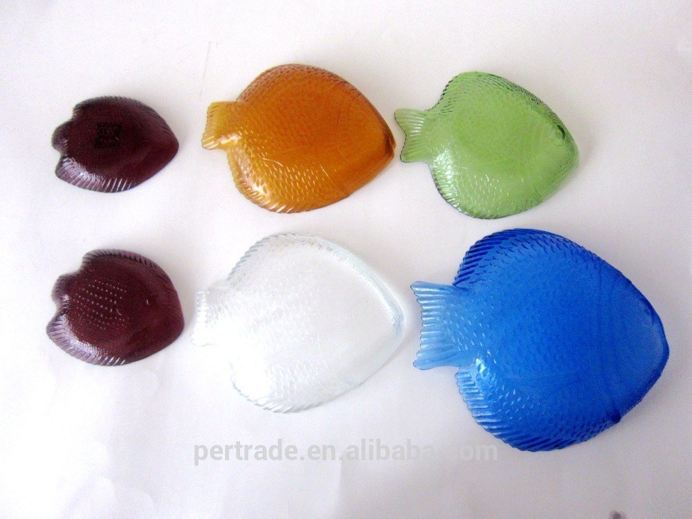Kalite Fish Shaped Embossed Colorful Glass Charger Plates Fabrika