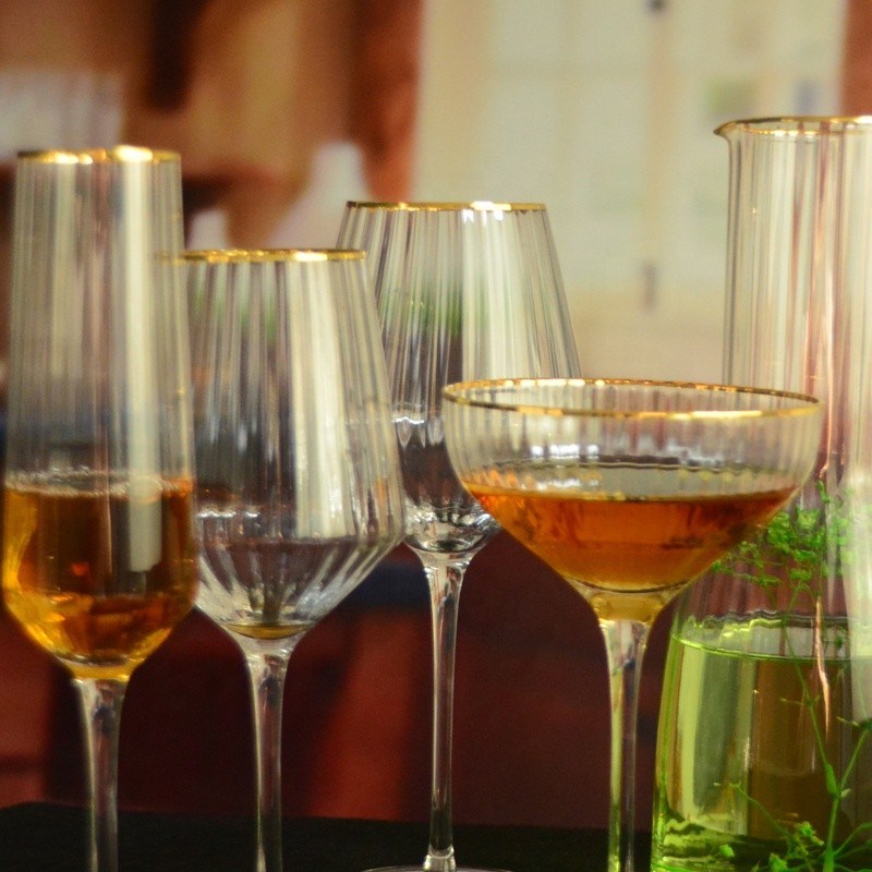 Kalite Customize Gold Rim Optical Stripes Crystal Cocktail Glasses Fabrika