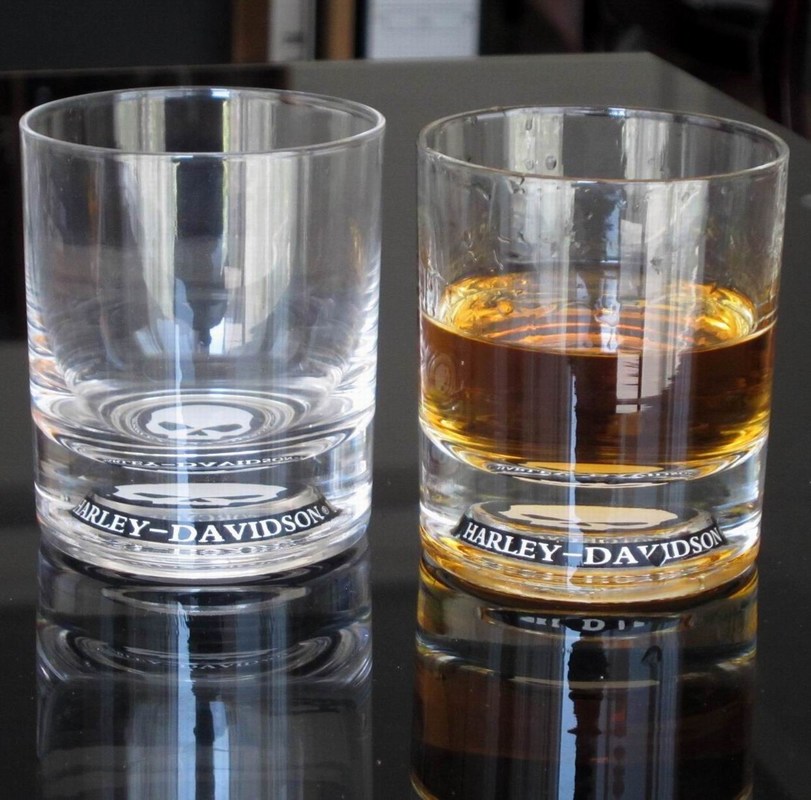 Kalite Logo Debossed Bottom Whiskey Tumbler Glass , Crystal Scotch Glasses For Brands Gift Fabrika