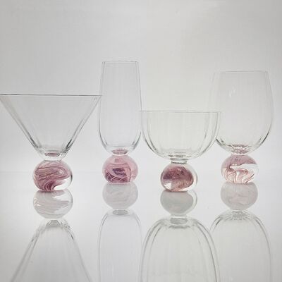 Kalite High Clarity Pink Cloud Crystal Wine Glass Set Designed for in Restaurants Bars and Wine Tasting Events Offering Superior Presentation Fabrika