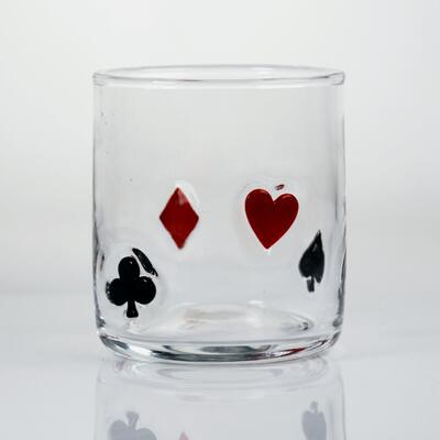Kalite Elle üflenmiş poker simgesi viski bardağı, 400 ml kalp, pik, kulüp ve elmas takım elbise ile açık tumbler, viski, kokteyl, meyve suyu için eski moda bardak Fabrika