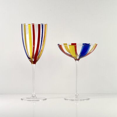 Kalite Hand Blown Art Glass Goblet & Coupe Glass Set, Vibrant Red Yellow Blue Vertical Cane Stripes Murano Style Stemmed Wine & Martini Glasses for Bar, Party & Gift fabrika