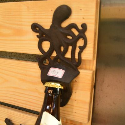 Kalite Rustic Wall Mounted Octopus Antique Cast Iron Bottle Opener Fabrika