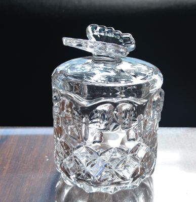 Kalite Butterfly Embossed Creative Crystal Glass Storage Jars Fabrika