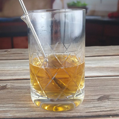 Kalite 550ml Crystal Seamless Cocktail Mixing Glass With Hand Cut Fabrika