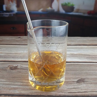 Kalite 550ml Crystal Seamless Cocktail Mixing Glass With Hand Cut Fabrika